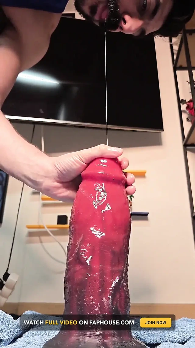 Kocaman yeni bir oyuncağım var!