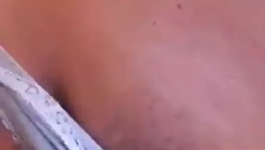 Milf soyunma ve sürtme memeler ve sıkı kedi