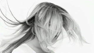 Holly willoughby b&amp;w sıralama çekimi