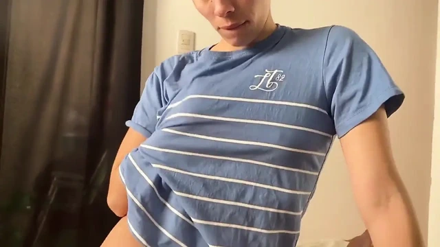 Bakış açısı kızınızın zevkini çıkarıyor ve götüne boşaltıyor!