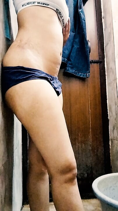 Kirli desi hindi seks audio riya ne aapne koca k dost ko de de aapni choot