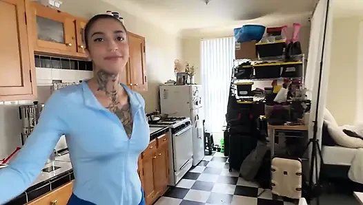 Komşumun götünü genişletiyorum! Anal dölleme! Ravyn Alexa ve Peter Hooke