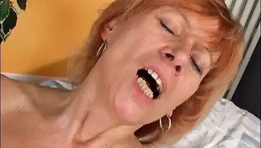 Bu gilf evde tek başınayken hep bir oyuncakla yaramazlık yapıyor