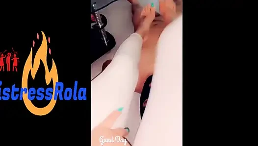 Arap sahibe rola kölenin yüzüne tokat atıyor