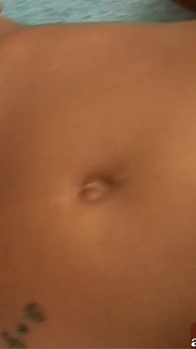 Незабываемый момент из "Первое порно для испанской миниатюрной 18-летней тинки с камшотом на лицо"