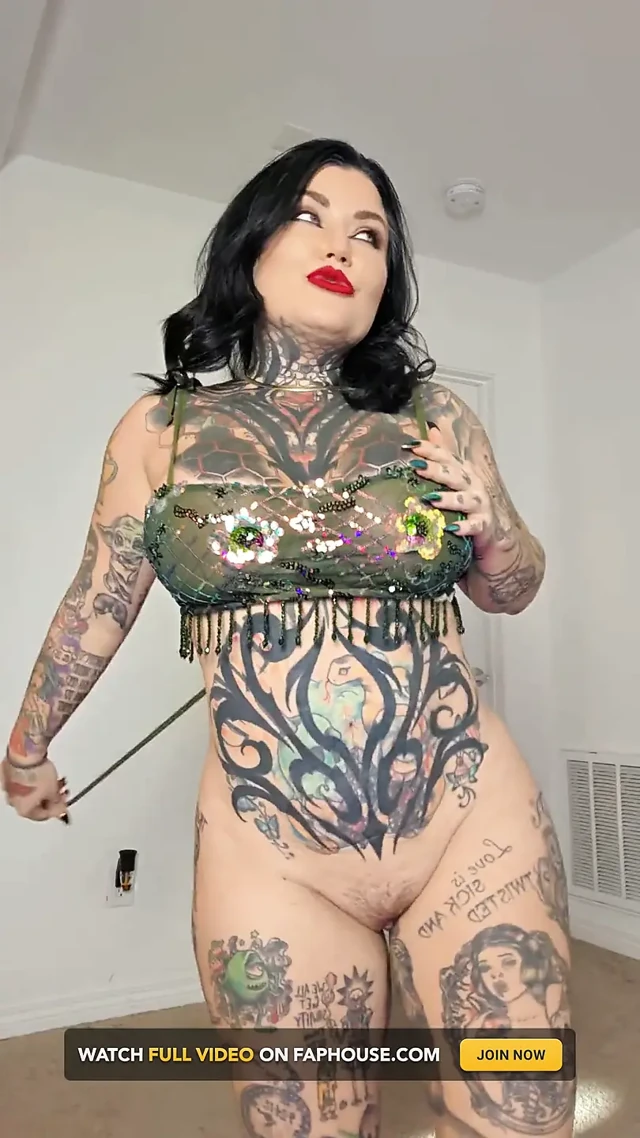 Rave Girl Strip azdırıyor
