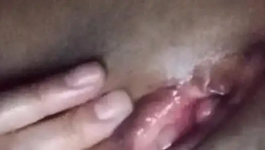 Blk yarağımı sert görmeyi çok seviyor