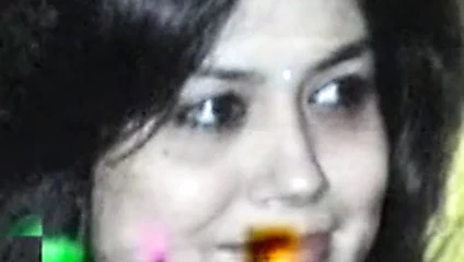 Seksi şarkıcıya saygı duruşu