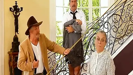 Ateşli kızlar kendileriyle eğleniyor