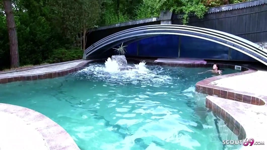 Seksi üvey baştan büyük doğal baştankara kız için lezbiyen seks