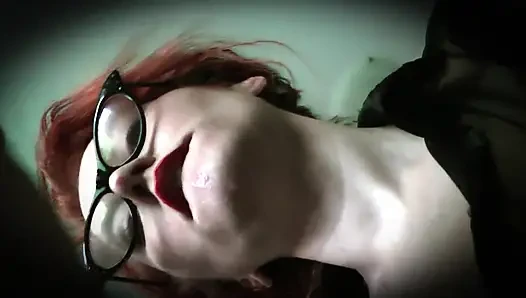 Öğrenciyi tehdit ediyor