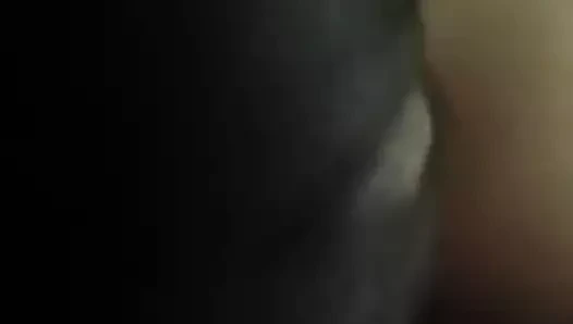 Büyük memeli esmer sakso çekiyor