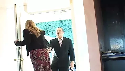 Sıcak anneanne baştan oğul içinde law ile ona büyük memeler