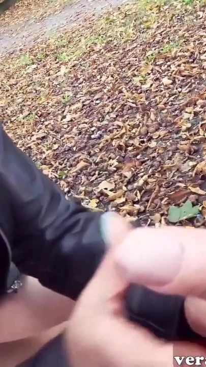 Unutulmaz an "Olgun koyu saçlı Alman anneanne seçilmiş yukarı için bir pov sikme açık havada"