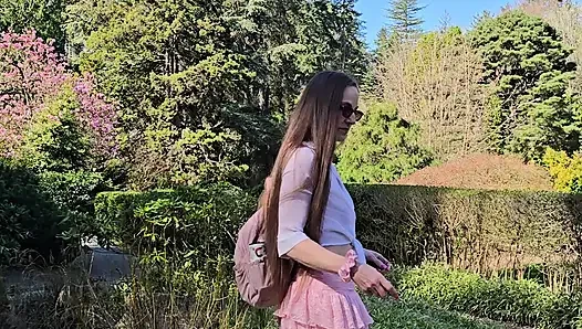 Longpussy. Götümdeki bu dev tıkaçla 13 saat yürüdükten sonra biraz sevgiye ihtiyacı var.