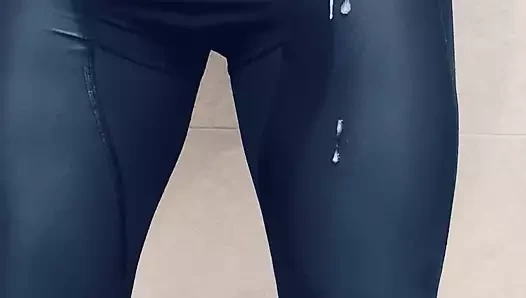 Antrenmandan sonra akan pantolonuma büyük boşalma