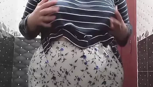 Kız büyük göt ve büyük göğüsler