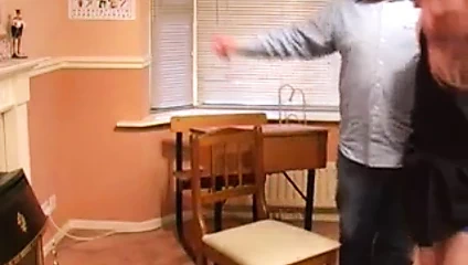 gözaltında şaplak