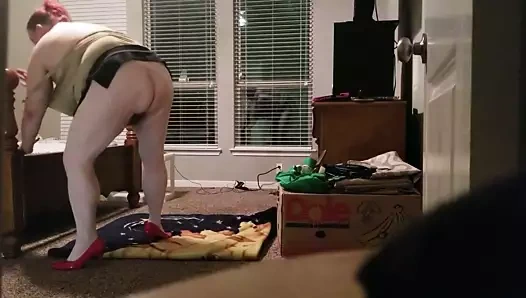 bbw içinde yırtık hortum ve kırmızı topuklu