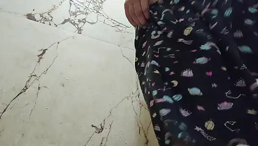 Bhabhi was alone at home and fingered her pussy