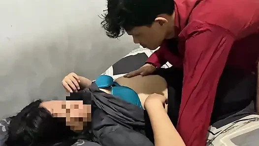 Viral güzel kız ölene kadar kendi kendini sikmeye davet edildi