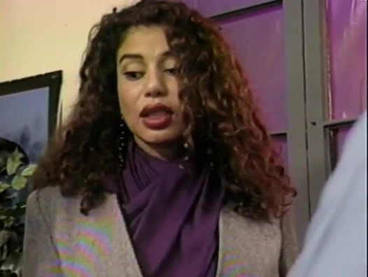 Azgın latin hemşire doktor ofisinde büyük memeli esmeri takma yarakla sikiyor