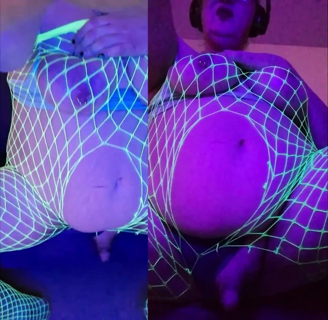 Double Mint Cum - a Green Goddess hologram