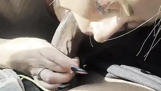 Arabada büyük zenci yarağıyla oral seks