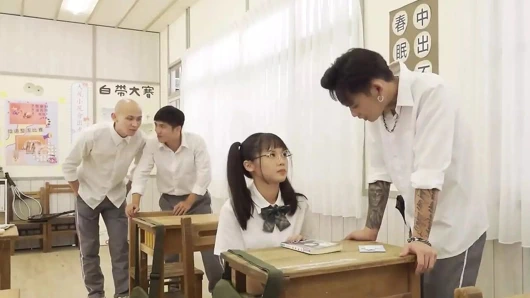 Model tv - sevimli Asyalı genç kız sınıfta sikiliyor