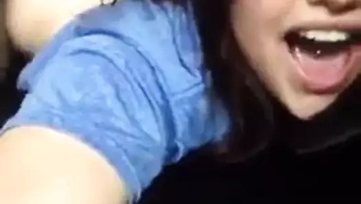 Sevimli desi kız arkadan kemiklendiğinde inliyor – eğilimli kemik