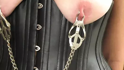 ustam şaplak attı ve kıçımı kamçıladı