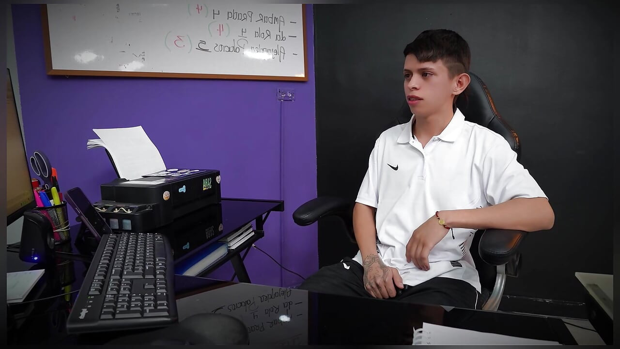 I discover my virgin employee watching porn in the office and I end up with my ass full of milk
