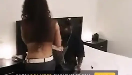 Siyah yarak beyaz bir piliç arıyor