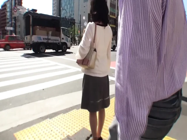 A115F07 Picking up a black-haired wife with a pure and elegant aura to become her first housewife model! If I hand over a high reward and show off my masturbation right in front of you, can I finish inside my wife!?