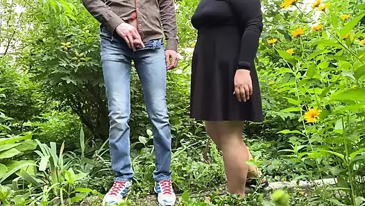 Kayınvalidenin büyük göbeğini izle ve boşalman garanti