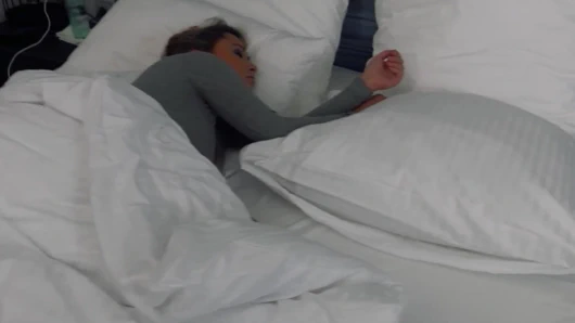 Sabah uzun bir çubuk hoş bir seksi alman hatun