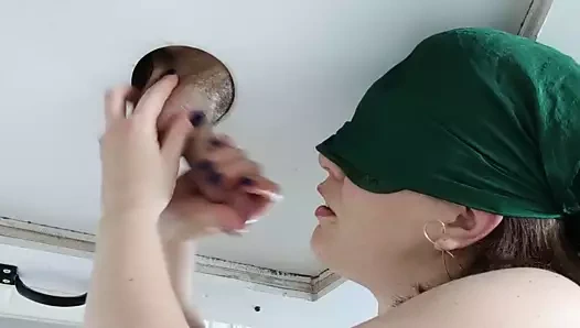 Sağma tablo oral seks ve handjob ile boşalmak üzerinde memeler