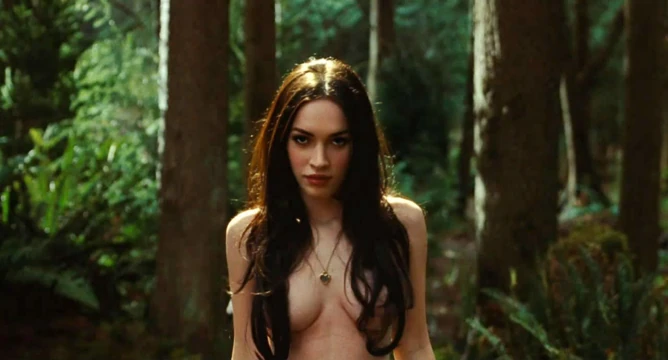 Megan fox jennifer'ın vücudunda üstsüz scandalplanet.com'da