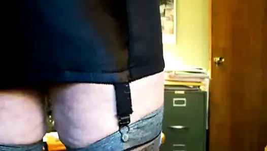 Siyah sutyen - açık alt kuşak - prezervatif clitty