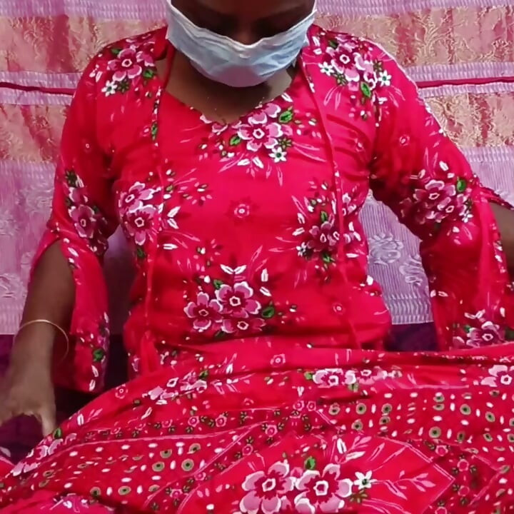Bangladeşli bir enişte ile yeğeninin viral seksi videosu.