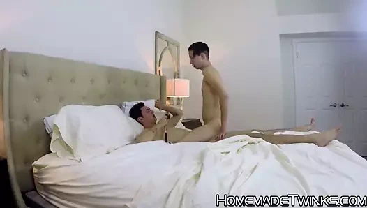 Seth cane ve kyler rex kıçları ve kuruyemişleri parçalamaya bayılıyor