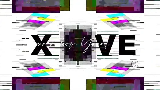 Deneyimli MILF kadın azgın izleyiciler için yavaşça mastürbasyon yapıyor