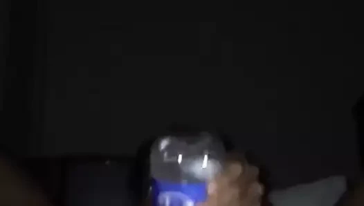 bir şişe ile mastürbasyon