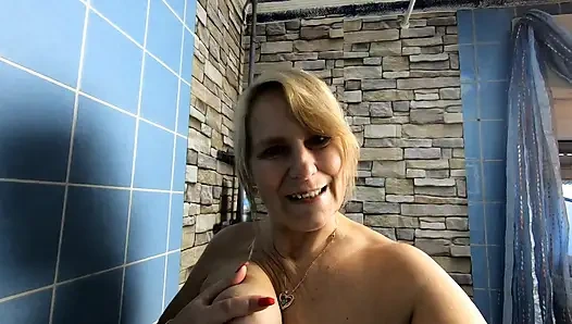 – Senin için deliğim