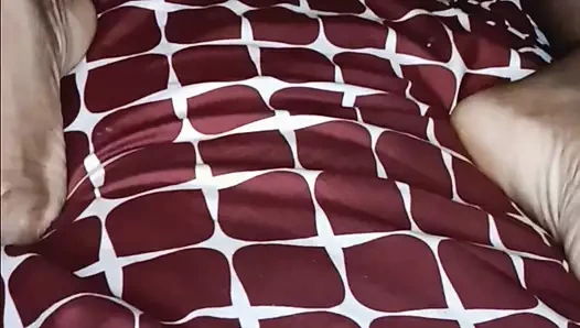 Misyoner pozisyonunda seks yapıyor ve sikişiyor