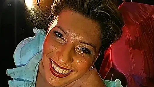 Ggg John Thompson- tombul hatun birden fazla yarakla çıldırıyor bukkake grup seks