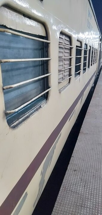 Begüm'den seks treni – banyoda tek başına Hint büyük horoz