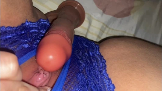 Bu dildo klitorisimi ovuşturup orgazm olana kadar