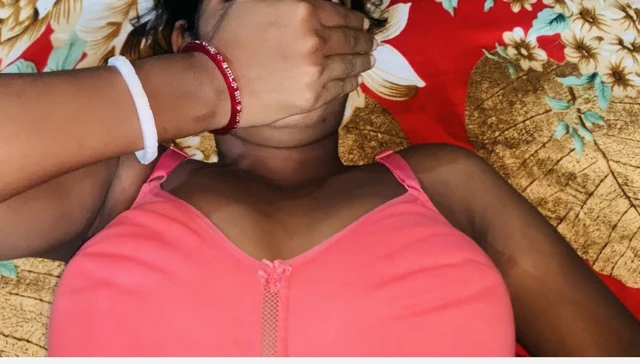 Yeni Kız Arkadaşım Nandini'yi Siktim - Hint Çiftler Hint Desi Bhabhi Anal Seks