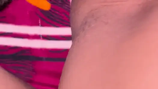 Kıllı ıslak amcığın içine boşalıyor